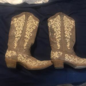 Corral boots